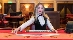 Kartu Mini Baccarat dengan tampilan hijau